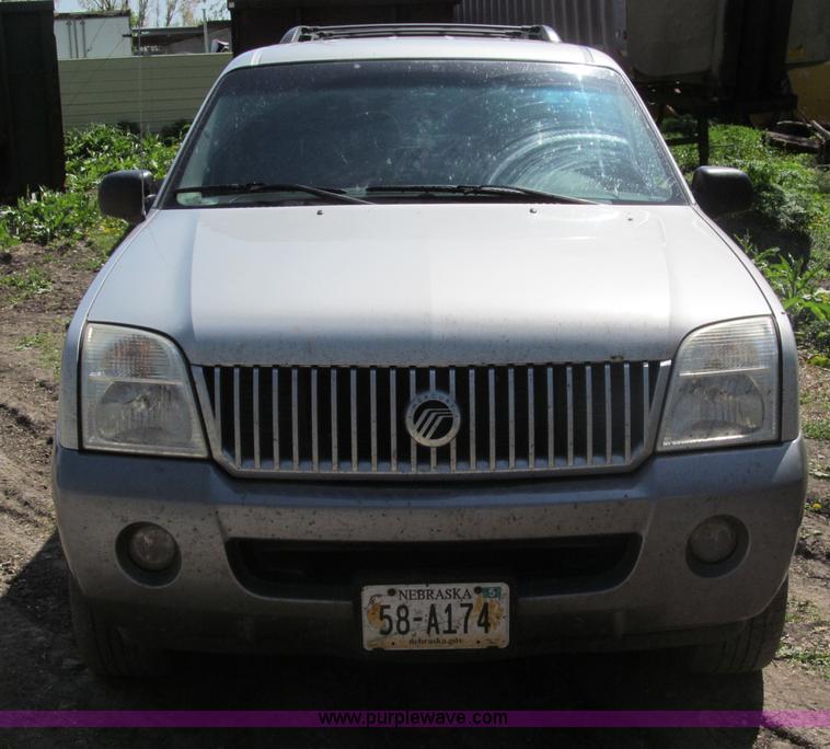 image for item B5125 2002 Mercury Mountaineer SUV