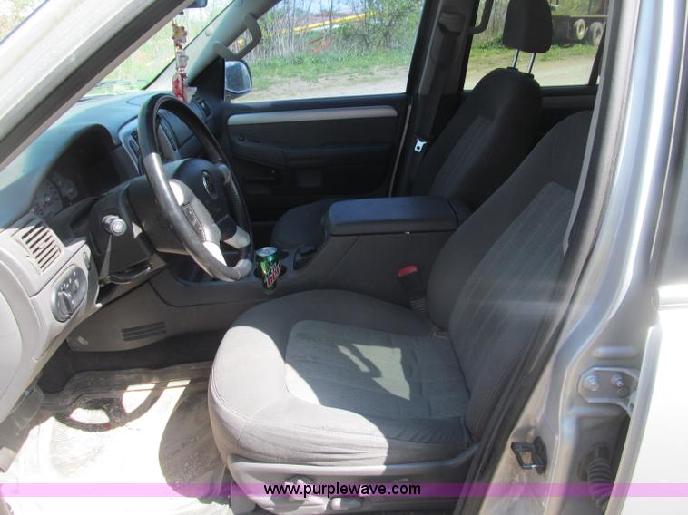 image for item B5125 2002 Mercury Mountaineer SUV