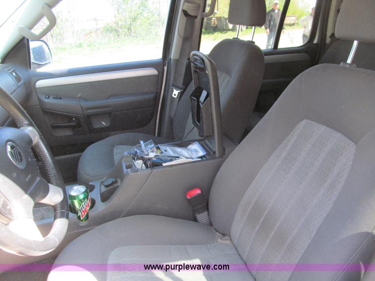 image for item B5125 2002 Mercury Mountaineer SUV