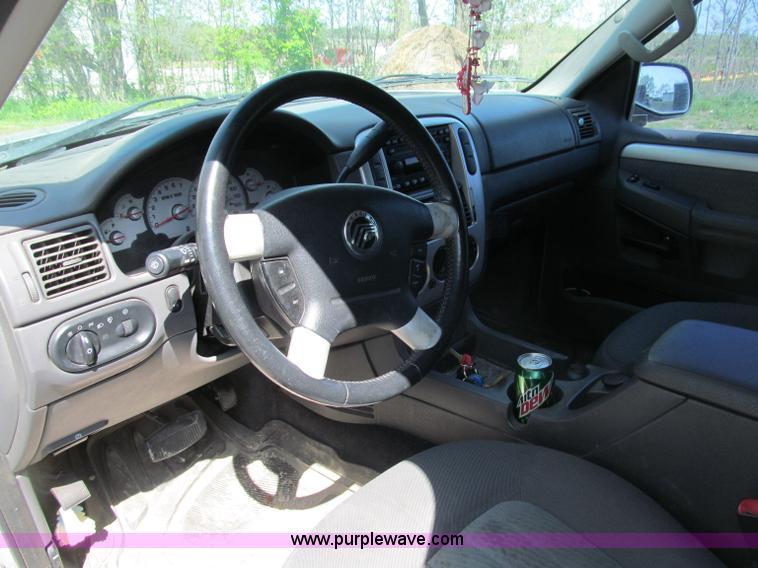 image for item B5125 2002 Mercury Mountaineer SUV