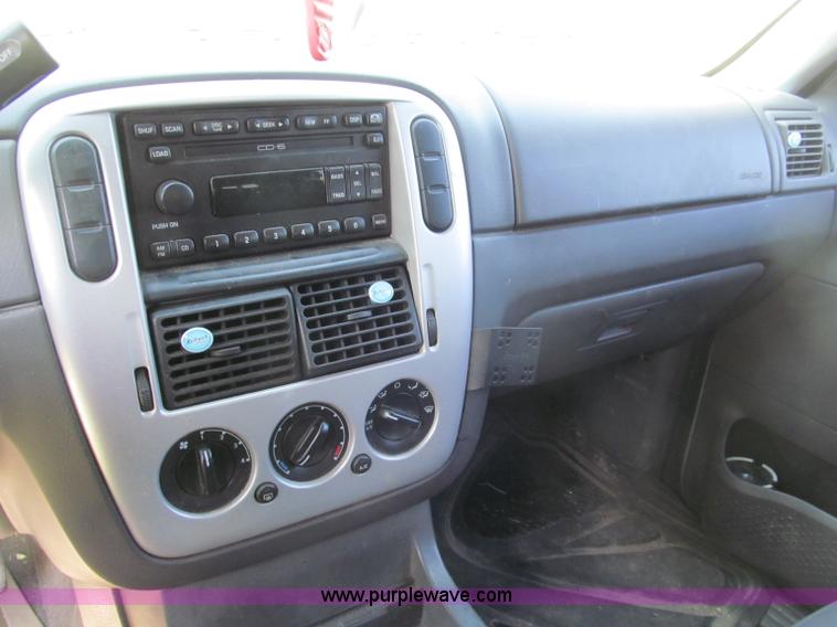 image for item B5125 2002 Mercury Mountaineer SUV