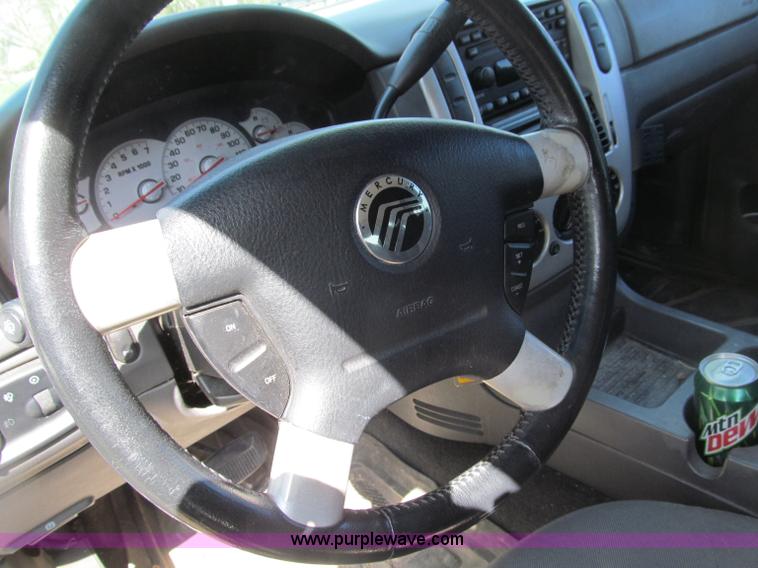 image for item B5125 2002 Mercury Mountaineer SUV