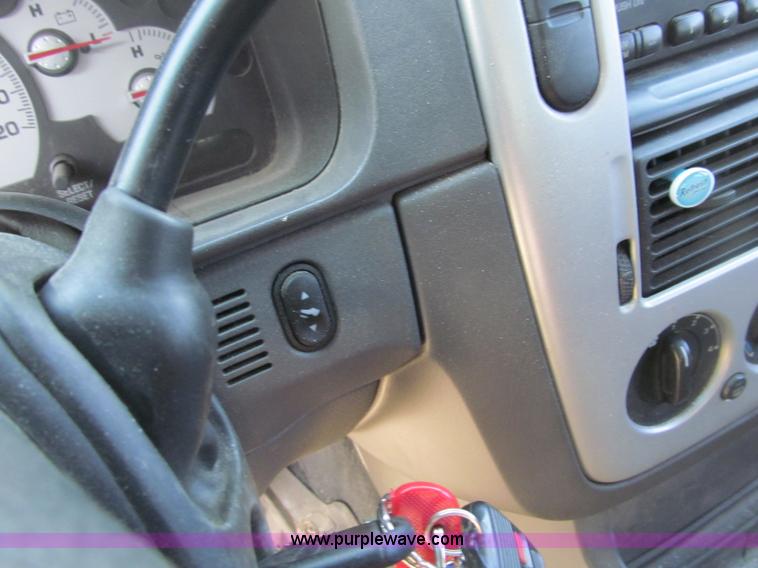 image for item B5125 2002 Mercury Mountaineer SUV