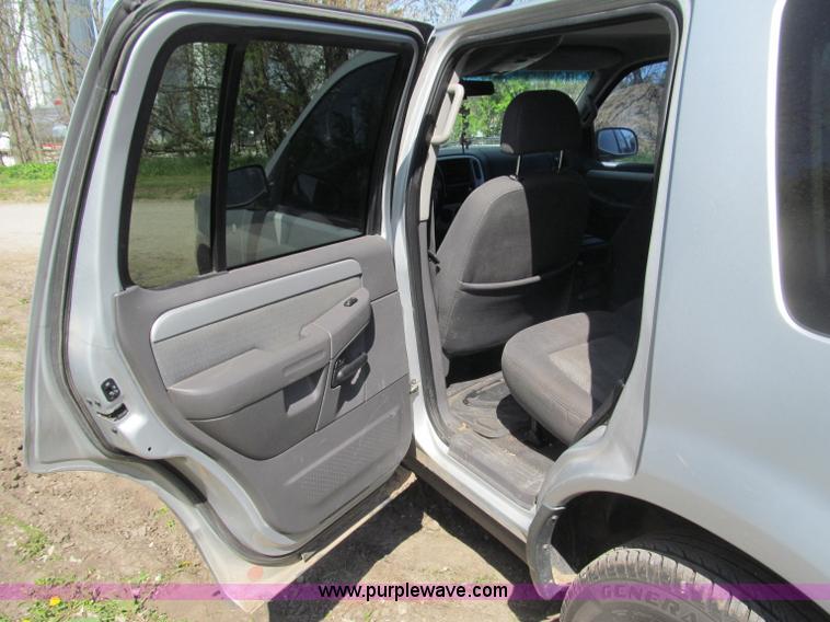 image for item B5125 2002 Mercury Mountaineer SUV