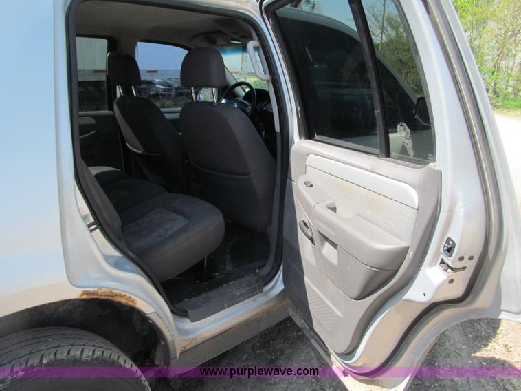 image for item B5125 2002 Mercury Mountaineer SUV