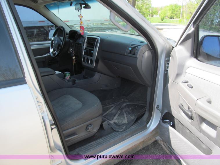 image for item B5125 2002 Mercury Mountaineer SUV