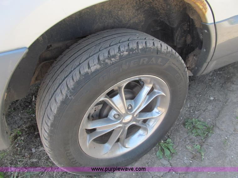 image for item B5125 2002 Mercury Mountaineer SUV