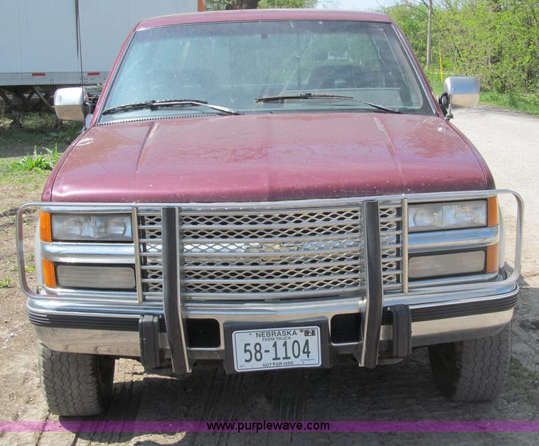 image for item B5127 1994 Chevrolet K3500 Silverado pickup truck