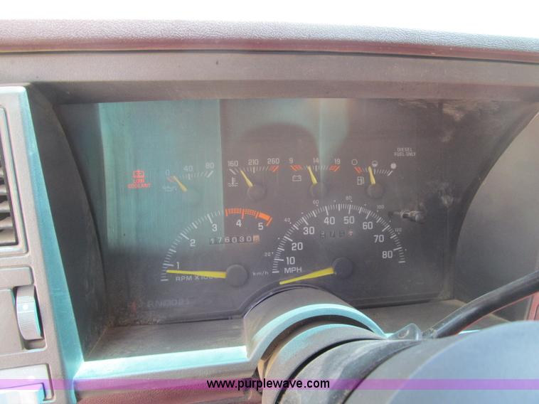 image for item B5127 1994 Chevrolet K3500 Silverado pickup truck