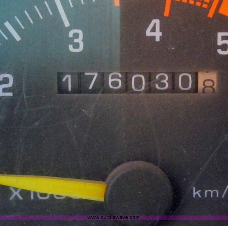 image for item B5127 1994 Chevrolet K3500 Silverado pickup truck