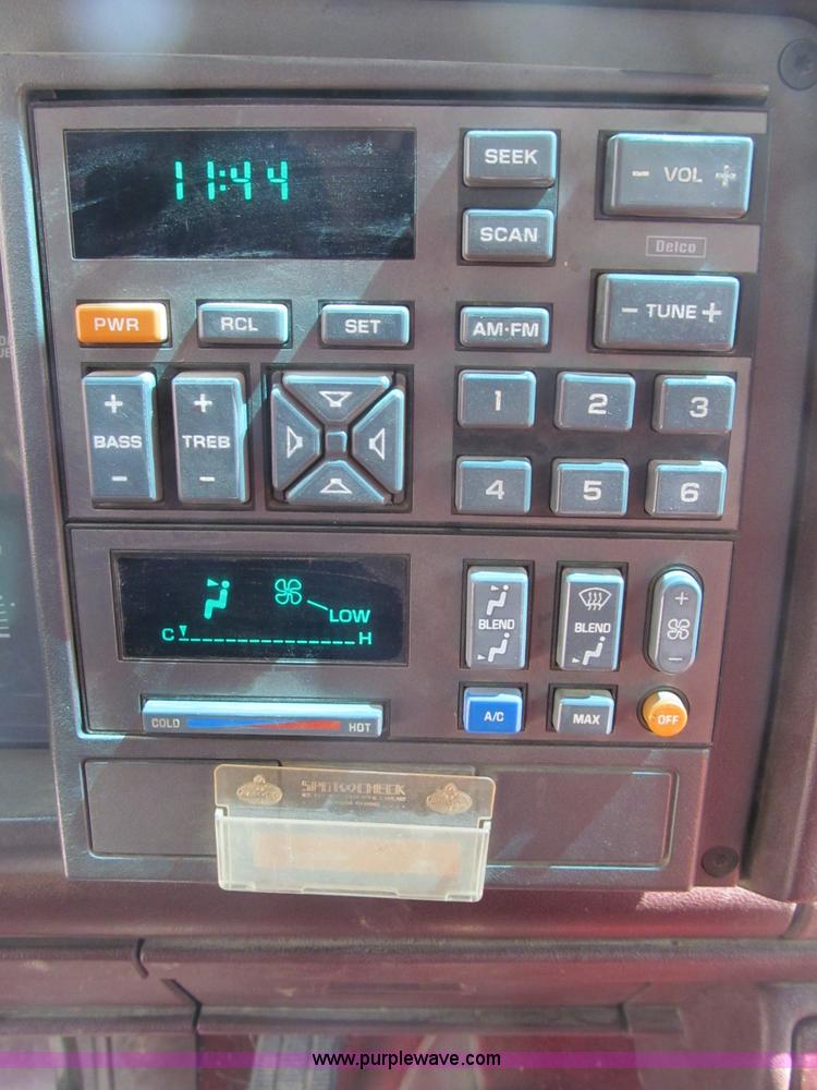 image for item B5127 1994 Chevrolet K3500 Silverado pickup truck