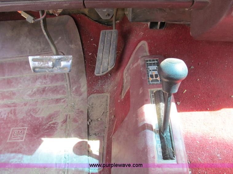 image for item B5127 1994 Chevrolet K3500 Silverado pickup truck