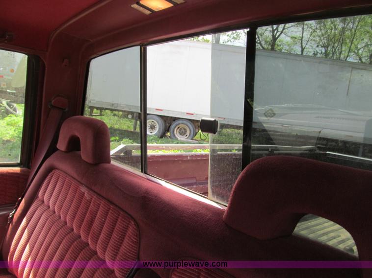 image for item B5127 1994 Chevrolet K3500 Silverado pickup truck