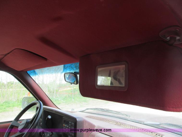 image for item B5127 1994 Chevrolet K3500 Silverado pickup truck