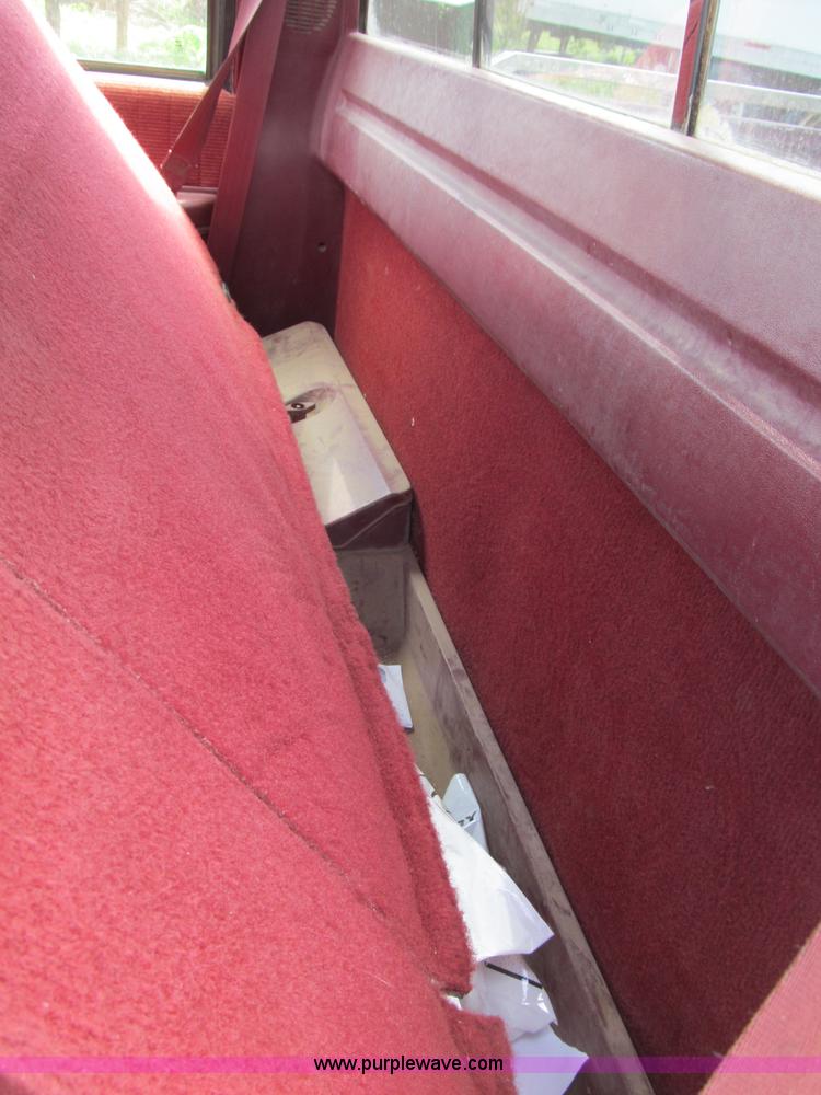 image for item B5127 1994 Chevrolet K3500 Silverado pickup truck