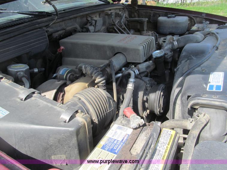 image for item B5127 1994 Chevrolet K3500 Silverado pickup truck