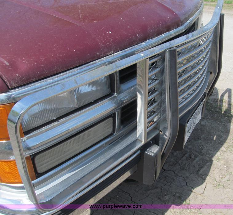 image for item B5127 1994 Chevrolet K3500 Silverado pickup truck