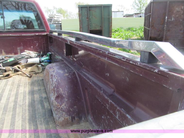 image for item B5127 1994 Chevrolet K3500 Silverado pickup truck