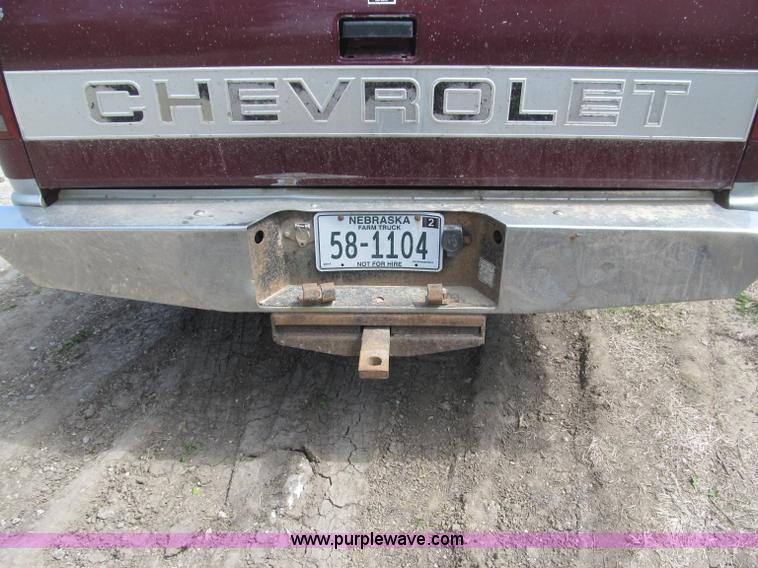 image for item B5127 1994 Chevrolet K3500 Silverado pickup truck