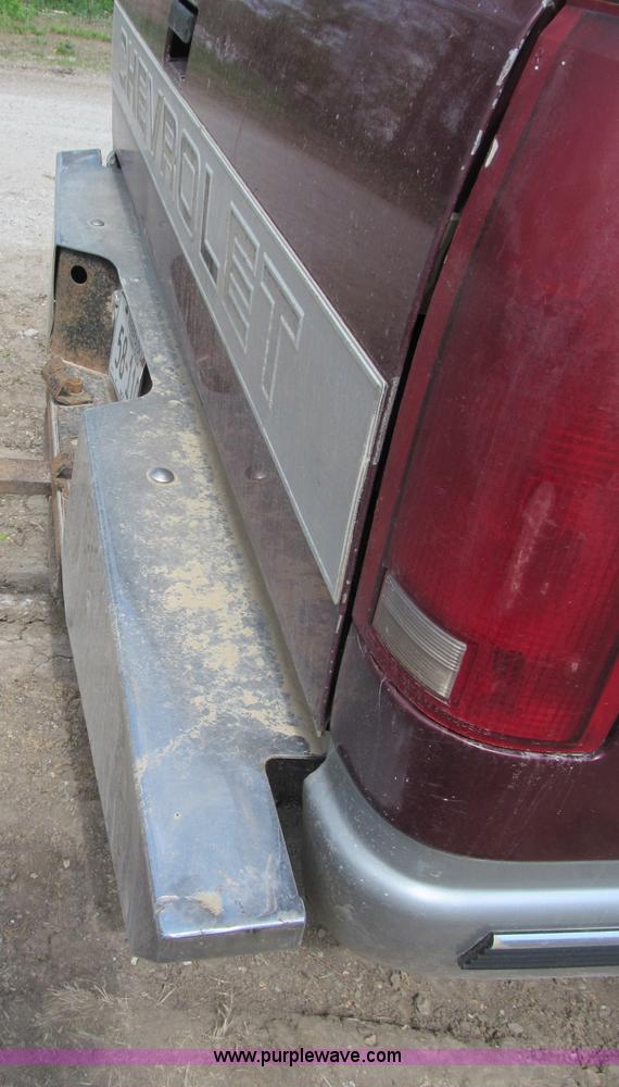 image for item B5127 1994 Chevrolet K3500 Silverado pickup truck