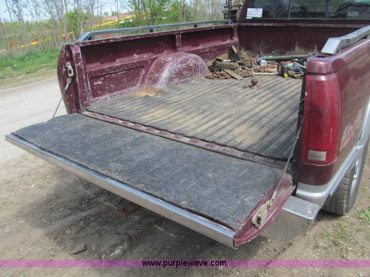image for item B5127 1994 Chevrolet K3500 Silverado pickup truck
