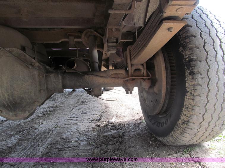 image for item B5127 1994 Chevrolet K3500 Silverado pickup truck