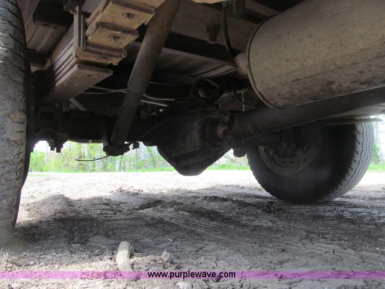 image for item B5127 1994 Chevrolet K3500 Silverado pickup truck