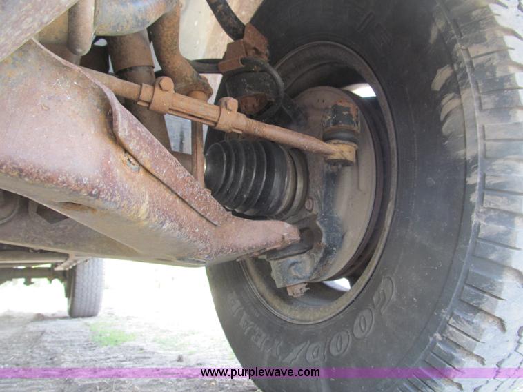 image for item B5127 1994 Chevrolet K3500 Silverado pickup truck