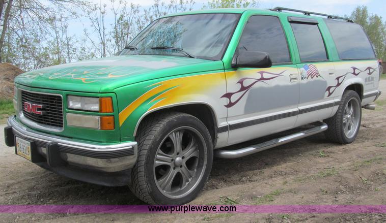 image for item B5128 1993 Chevrolet Suburban C1500 SUV