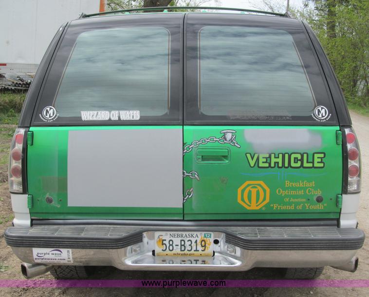 image for item B5128 1993 Chevrolet Suburban C1500 SUV