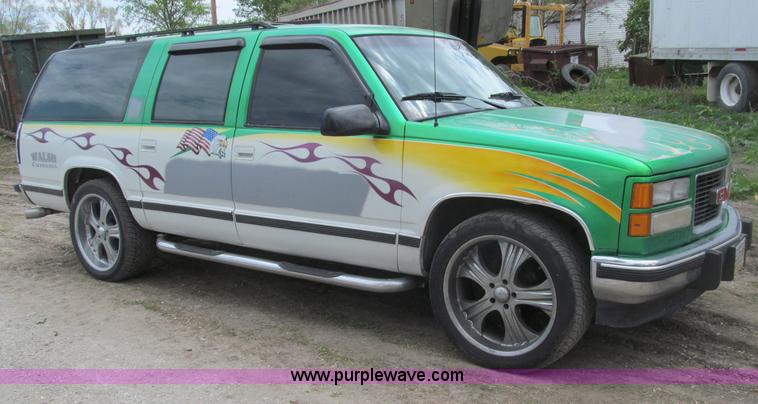 image for item B5128 1993 Chevrolet Suburban C1500 SUV