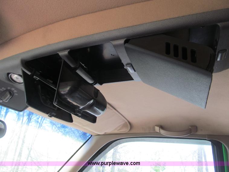 image for item B5128 1993 Chevrolet Suburban C1500 SUV