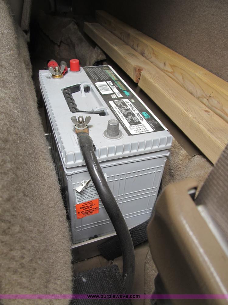 image for item B5128 1993 Chevrolet Suburban C1500 SUV