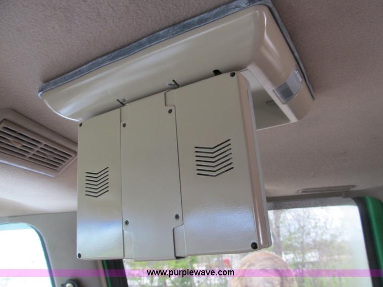 image for item B5128 1993 Chevrolet Suburban C1500 SUV