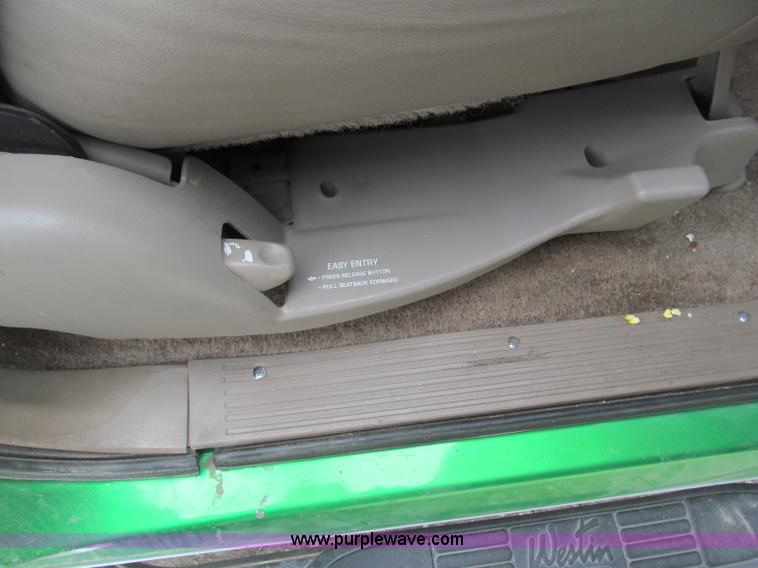 image for item B5128 1993 Chevrolet Suburban C1500 SUV