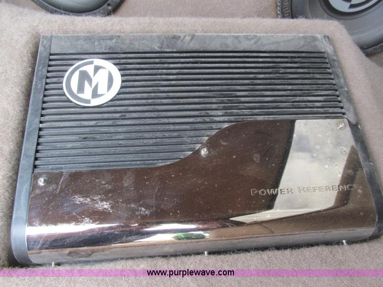 image for item B5128 1993 Chevrolet Suburban C1500 SUV