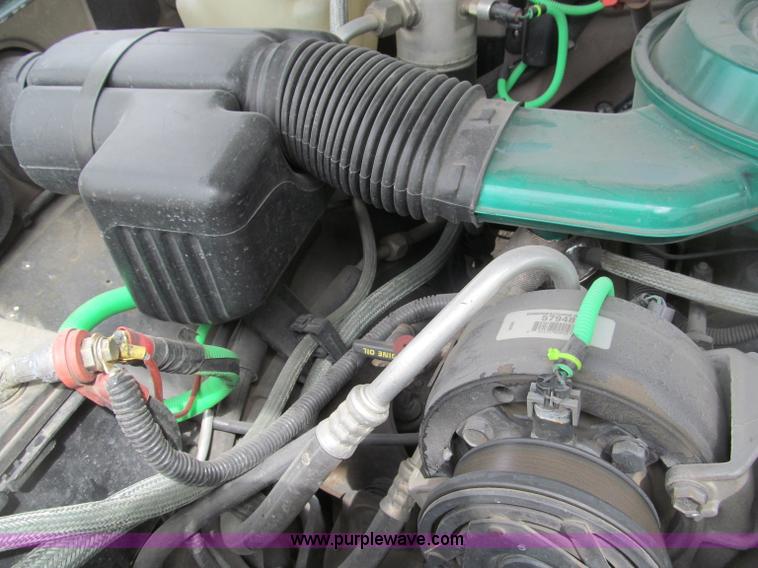 image for item B5128 1993 Chevrolet Suburban C1500 SUV