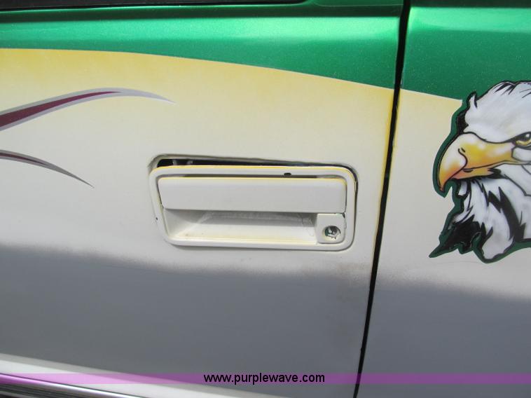 image for item B5128 1993 Chevrolet Suburban C1500 SUV