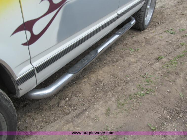 image for item B5128 1993 Chevrolet Suburban C1500 SUV
