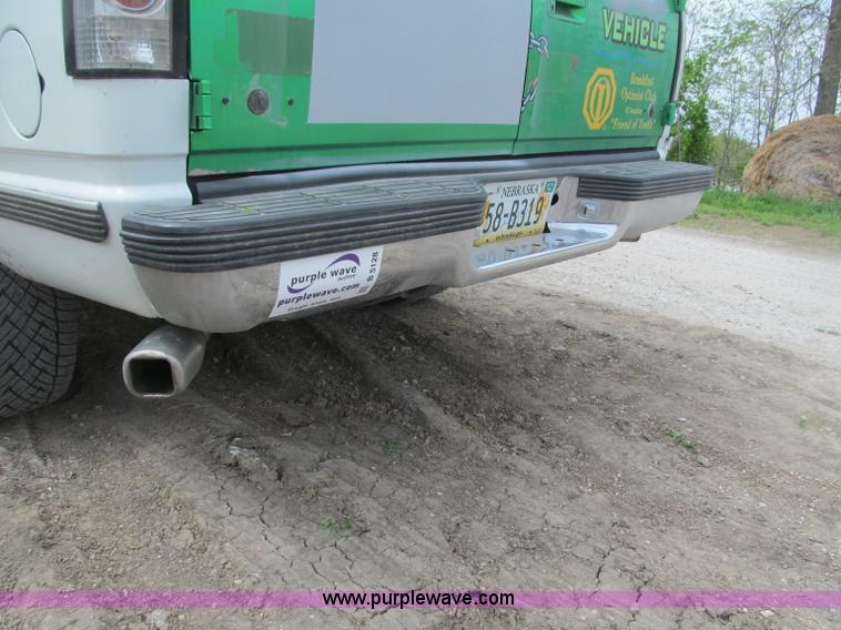 image for item B5128 1993 Chevrolet Suburban C1500 SUV