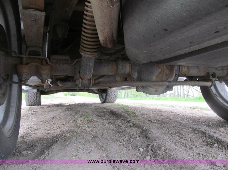 image for item B5128 1993 Chevrolet Suburban C1500 SUV