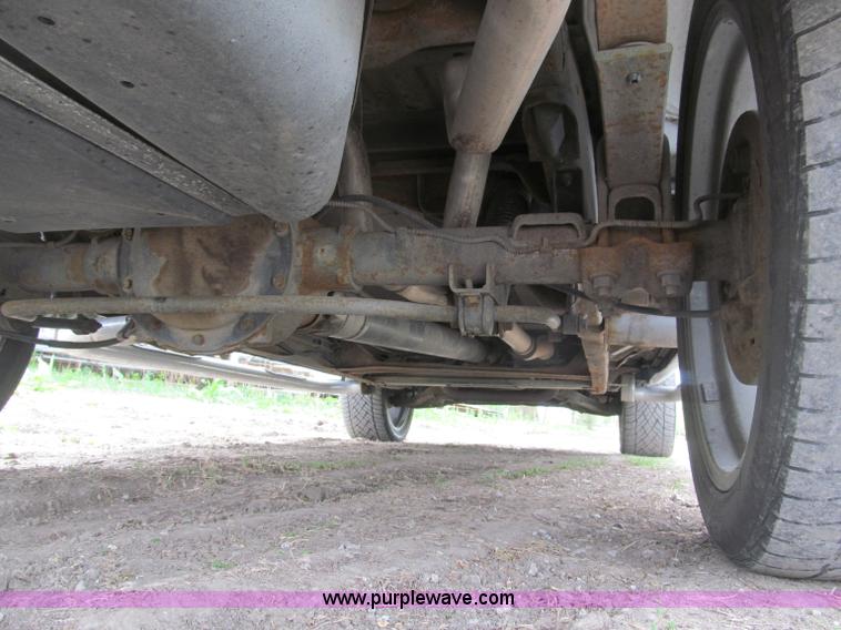 image for item B5128 1993 Chevrolet Suburban C1500 SUV