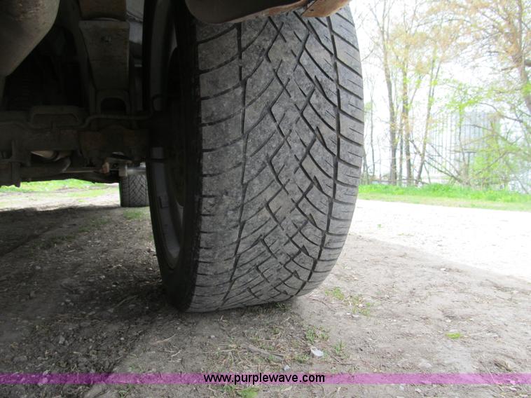 image for item B5128 1993 Chevrolet Suburban C1500 SUV