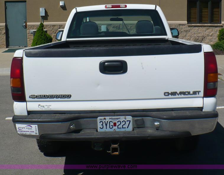 image for item B6316 2000 Chevrolet Silverado K2500 LS pickup truck