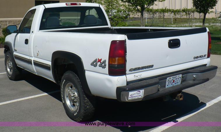 image for item B6316 2000 Chevrolet Silverado K2500 LS pickup truck
