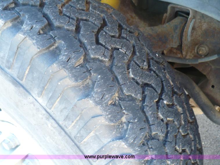 image for item B6316 2000 Chevrolet Silverado K2500 LS pickup truck