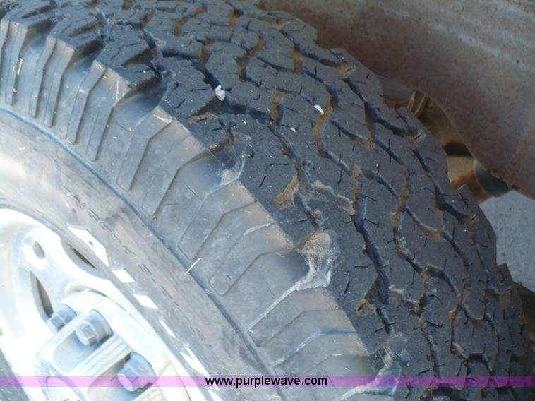 image for item B6316 2000 Chevrolet Silverado K2500 LS pickup truck