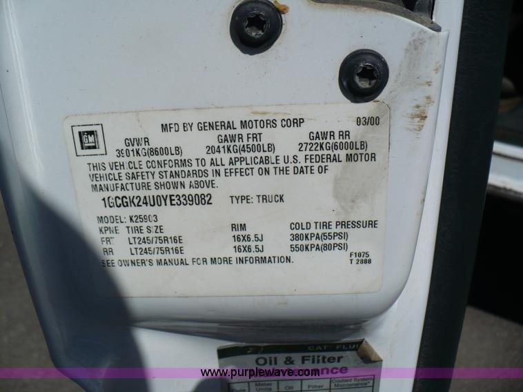 image for item B6316 2000 Chevrolet Silverado K2500 LS pickup truck