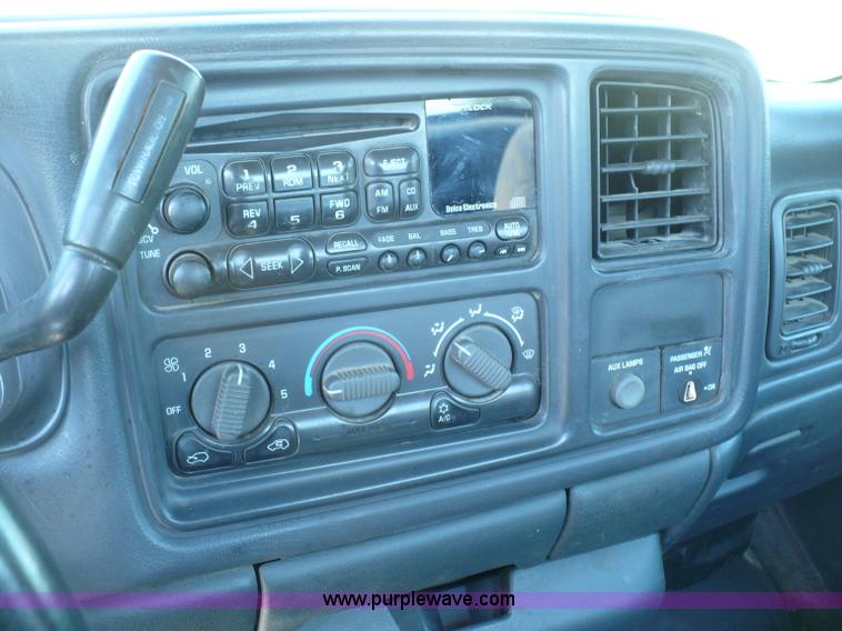 image for item B6316 2000 Chevrolet Silverado K2500 LS pickup truck