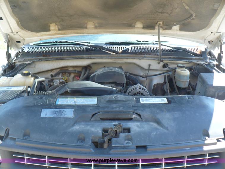 image for item B6316 2000 Chevrolet Silverado K2500 LS pickup truck